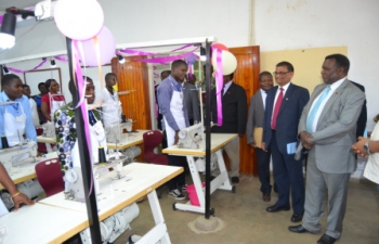 Hon’ble Minister for Agriculture, Irrigation & Water Development, Dr. George Chaponda inspecting the Apparel Training Centre set up under the Cotton Technical Assistance Programme in Zomba, Malawi. The centre was handed over to Government of Malawi on 15.09.2016 at the Makoka Research Centre, Zomba District Malawi by Mr. Suresh Kumar Menon, High Commissioner of India to Malawi. 